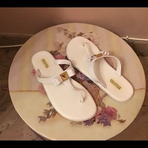 MICHAEL Michael Kors - White Thong Sandal. Size 7